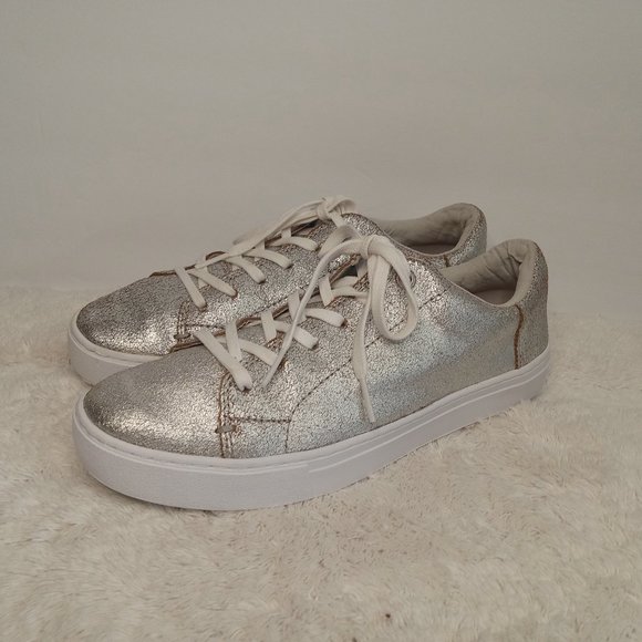 Toms Silver Sneakers - Picture 4 of 11